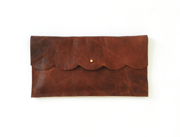 Scallop Clutch